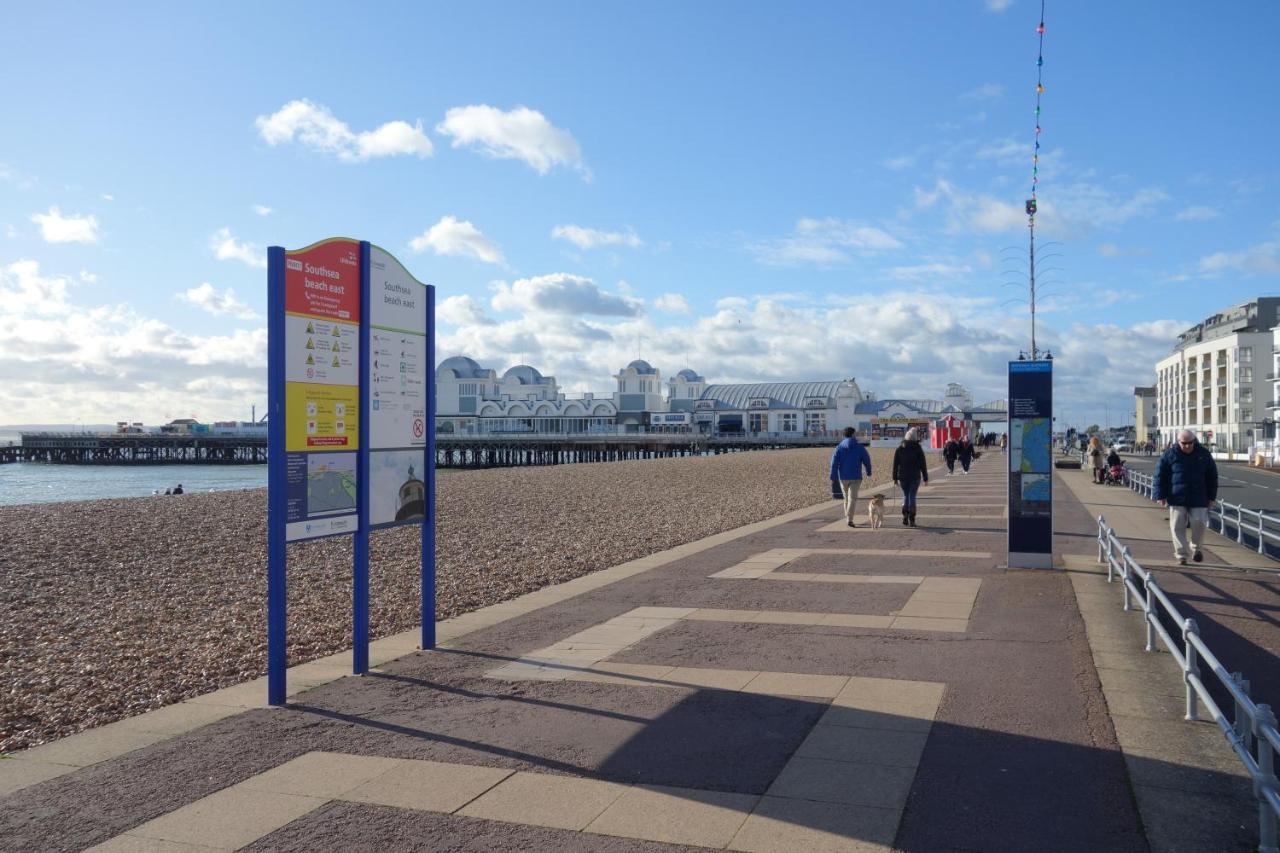 Ann Apartments Opposite The Pier With Sea View Portsmouth Exteriér fotografie